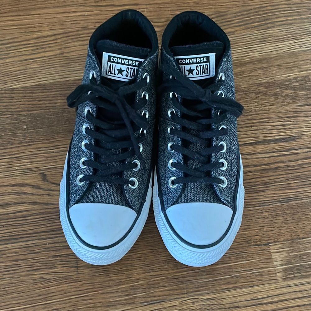 Converse all star mid top size 7